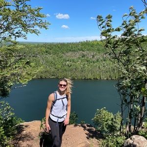 Meet your Posher, Lee